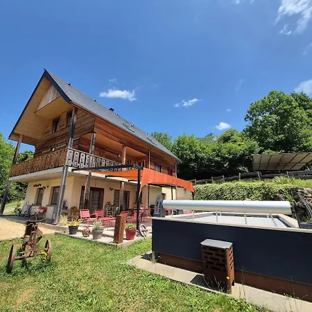 Maison Familiale Avec Piscine Au Coeur Des Pyrenees Holiday home *