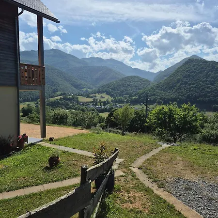 Maison Familiale Avec Piscine Au Coeur Des Pyrenees Holiday home