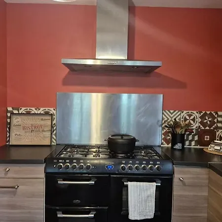 Maison Familiale Avec Piscine Au Coeur Des Pyrenees Heches